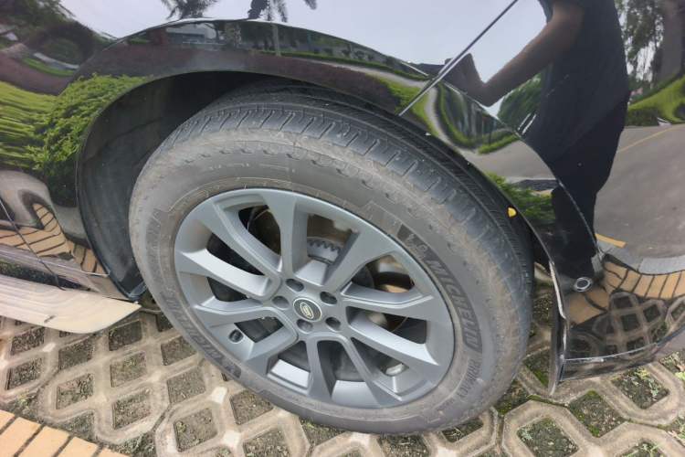 Used Land Rover Range Sport 2024 400PS Dynamic SE Right Front Wheel Hub