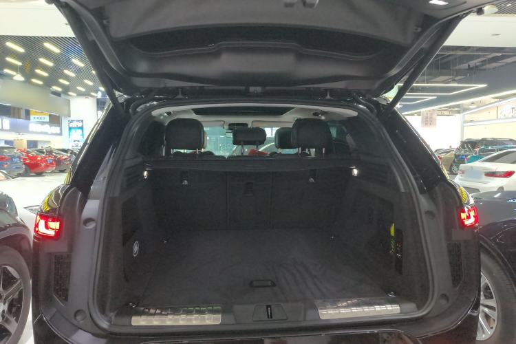 Used Land Rover Range Sport 2024 400PS Dynamic SE Trunk