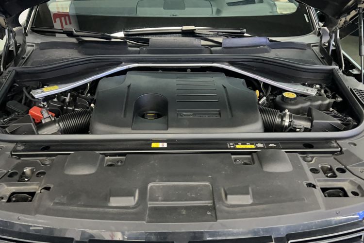 Used Land Rover Range Sport 2024 400PS Dynamic HSE Engine Bay
