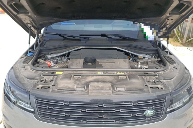 Used Land Rover Range Sport 2024 400PS Dynamic SE Engine Bay