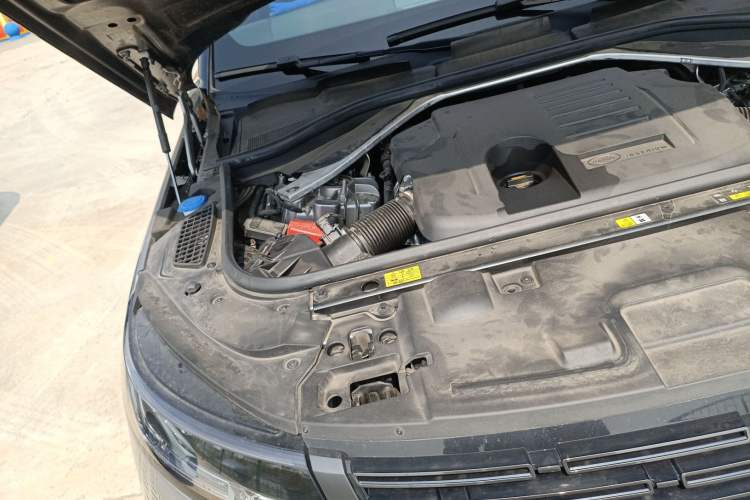Used Land Rover Range Sport 2024 400PS Dynamic SE Engine Bay Right