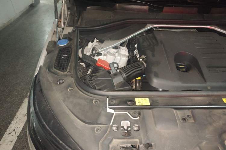 Used Land Rover Range Sport 2024 400PS Dynamic SE Engine Bay Right