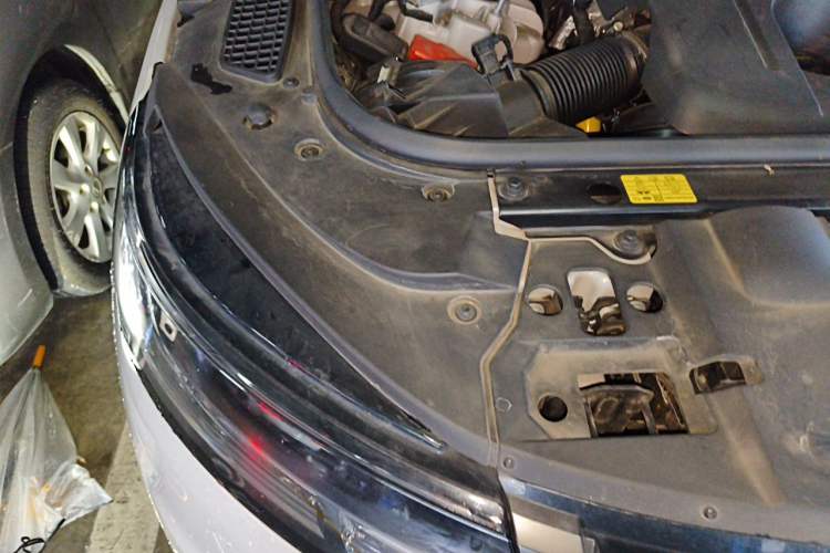 Used Land Rover Range Sport 2024 400PS Dynamic SE Engine Bay Right