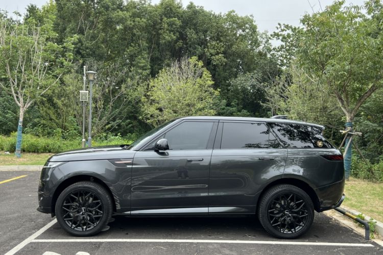 Used Land Rover Range Sport 2024 400PS Dynamic HSE Exterior 4
