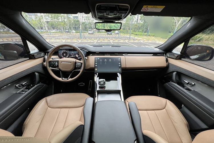 Used Land Rover Range Sport 2024 400PS Dynamic HSE Interior 2