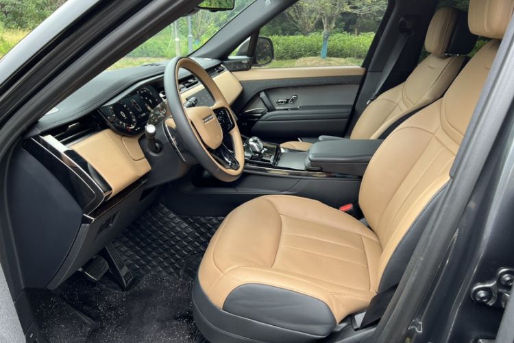 Used Land Rover Range Sport 2024 400PS Dynamic HSE Interior 4