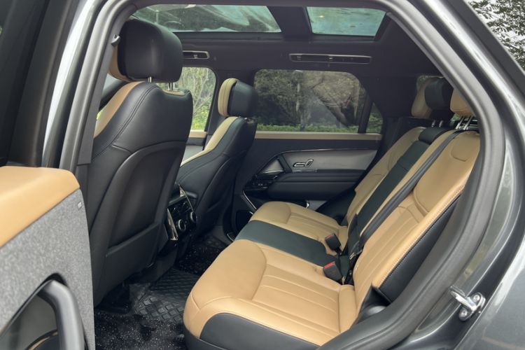 Used Land Rover Range Sport 2024 400PS Dynamic HSE Interior 6
