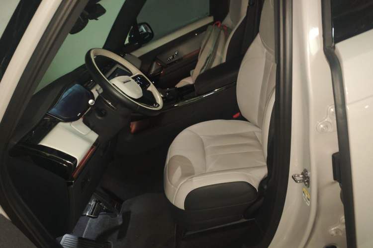Used Land Rover Range Sport 2024 400PS Dynamic SE Left Front Seat