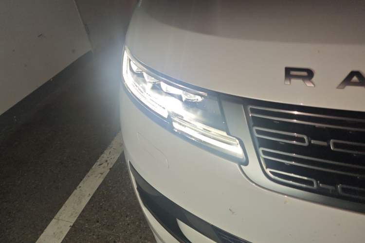 Used Land Rover Range Sport 2024 400PS Dynamic SE Right Front Headlight