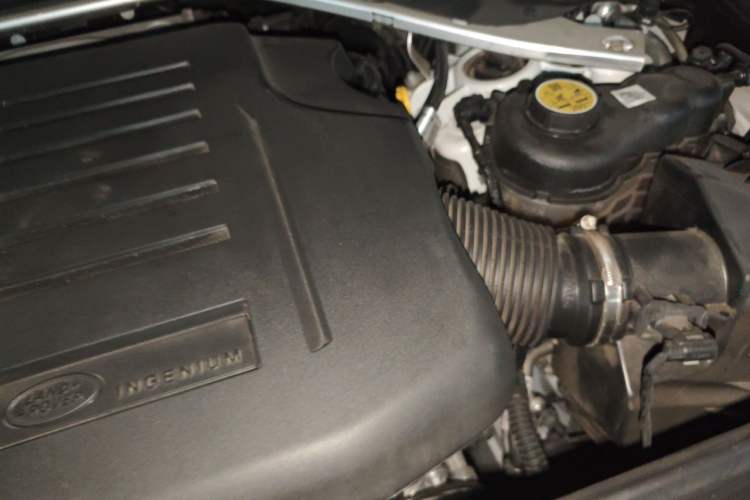 Used Land Rover Range Sport 2024 400PS Dynamic SE Engine Bay Left