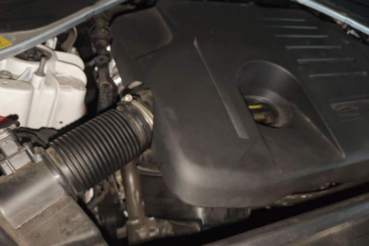 Used Land Rover Range Sport 2024 400PS Dynamic SE Engine Bay Right