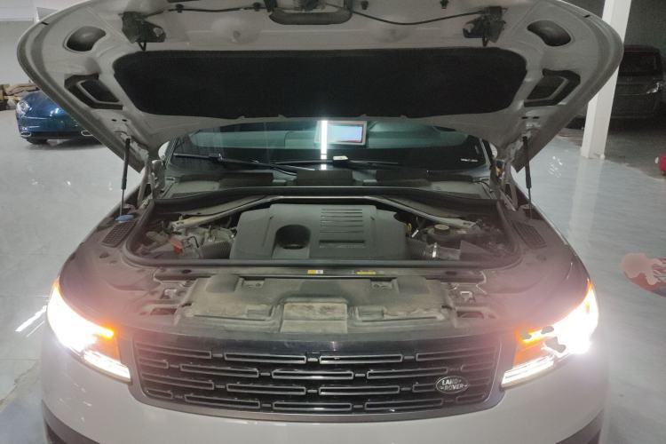 Used Land Rover Range Sport 2024 360 PS S Engine Bay