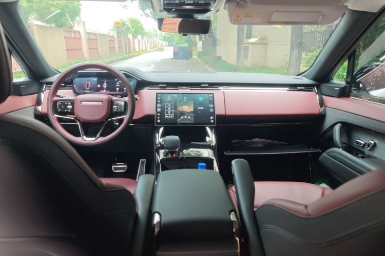 Used Land Rover Range Sport 2024 400PS Dynamic SE Center Console