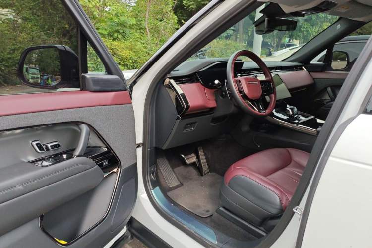 Used Land Rover Range Sport 2024 400PS Dynamic HSE Driver Seat