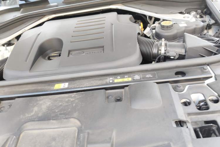 Used Land Rover Range Sport 2024 400PS Dynamic SE Engine Bay