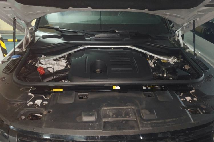 Used Land Rover Range Sport 2024 400PS Dynamic SE Engine Bay
