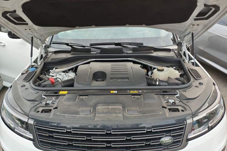 Used Land Rover Range Sport 2024 400PS Dynamic HSE Engine Bay