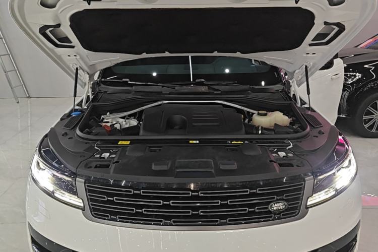 Used Land Rover Range Sport 2024 360 PS S Engine Bay