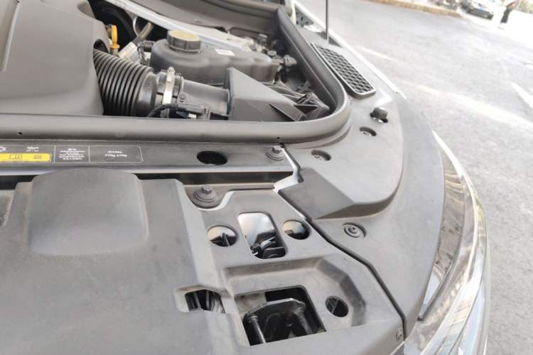 Used Land Rover Range Sport 2024 400PS Dynamic SE Engine Bay Left