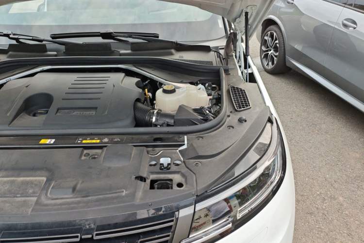 Used Land Rover Range Sport 2024 400PS Dynamic HSE Engine Bay Left