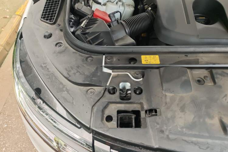 Used Land Rover Range Sport 2024 400PS Dynamic SE Engine Bay Right