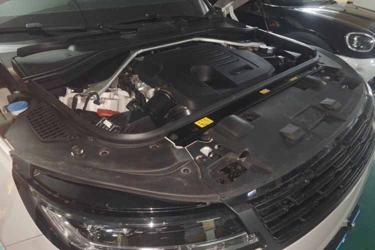 Used Land Rover Range Sport 2024 400PS Dynamic SE Engine Bay Right