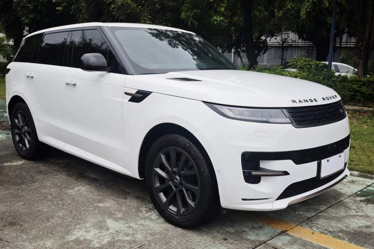 Used Land Rover Range Sport 2024 400PS Dynamic SE Exterior 1