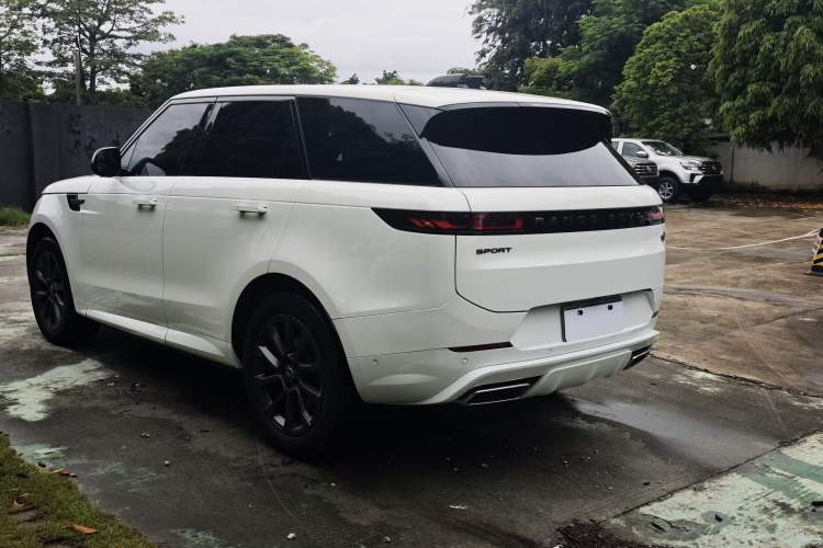 Used Land Rover Range Sport 2024 400PS Dynamic SE Exterior 2