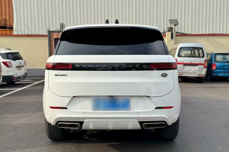 Used Land Rover Range Sport 2024 400PS Dynamic SE Exterior 4