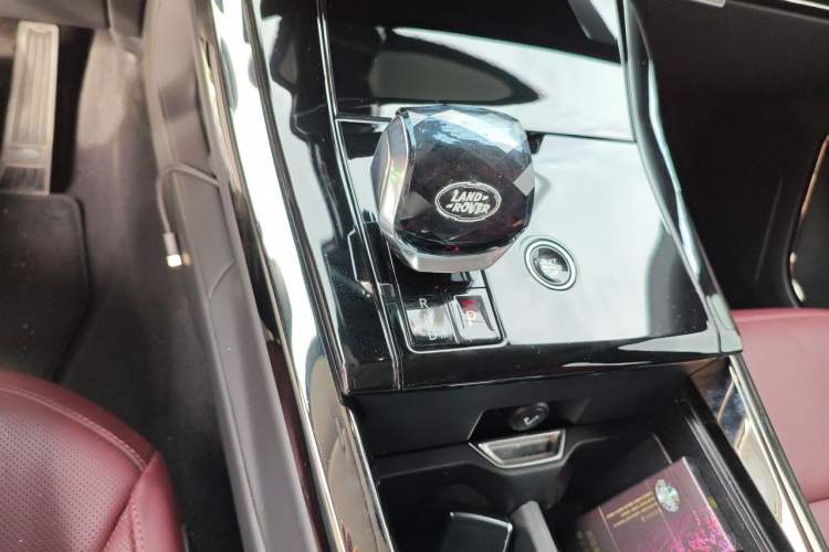 Used Land Rover Range Sport 2024 400PS Dynamic HSE Gear Lever