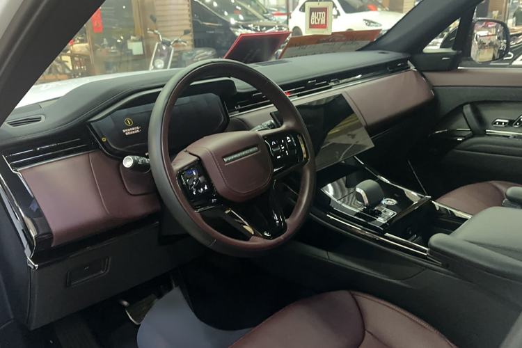 Used Land Rover Range Sport 2024 400PS Dynamic SE Interior 3