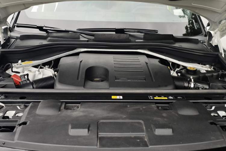 Used Land Rover Range Sport 2024 400PS Dynamic SE Interior 5