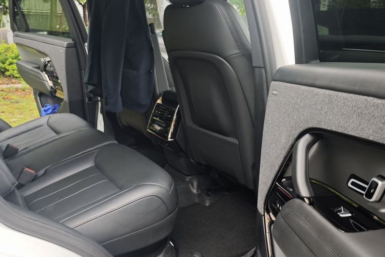Used Land Rover Range Sport 2024 400PS Dynamic SE Interior 7