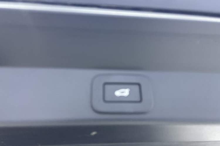 Used Land Rover Range Sport 2024 400PS Dynamic SE Interior 8