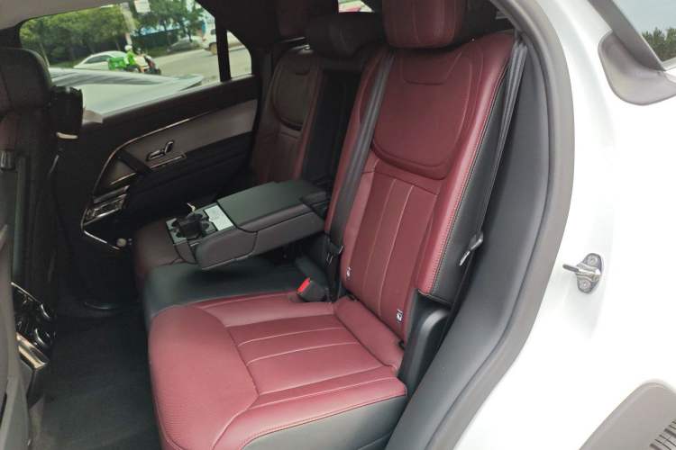 Used Land Rover Range Sport 2024 400PS Dynamic HSE Left Rear Seat