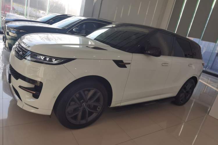 Used Land Rover Range Sport 2024 400PS Dynamic SE Left Side