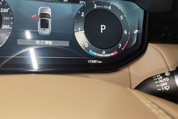 Used Land Rover Range Sport 2024 400PS Dynamic SE Odometer Close Up
