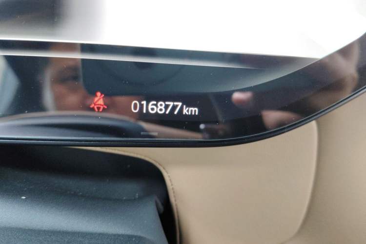 Used Land Rover Range Sport 2024 400PS Dynamic SE Odometer Close Up