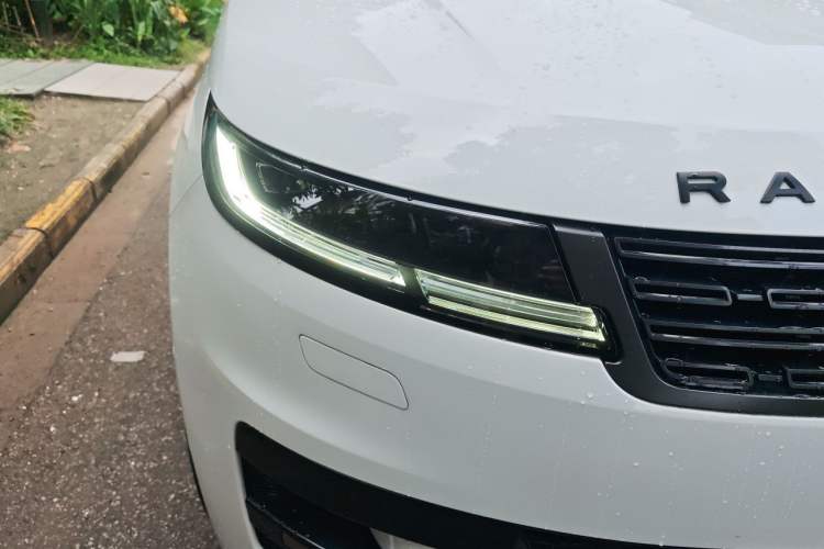 Used Land Rover Range Sport 2024 400PS Dynamic SE Right Front Headlight