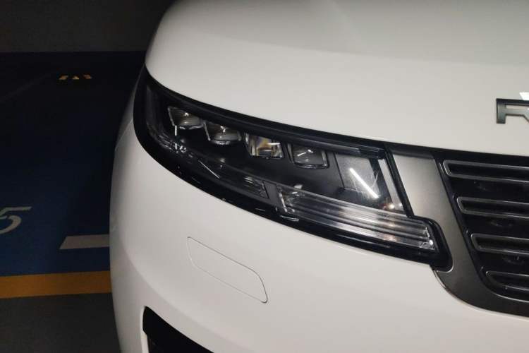 Used Land Rover Range Sport 2024 400PS Dynamic SE Right Front Headlight