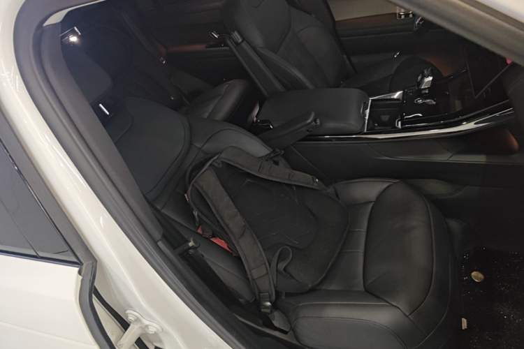 Used Land Rover Range Sport 2024 360 PS S Right Front Seat