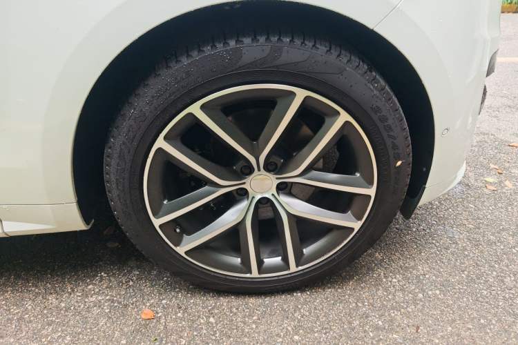Used Land Rover Range Sport 2024 400PS Dynamic SE Right Front Wheel Hub