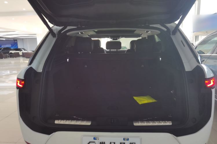Used Land Rover Range Sport 2024 400PS Dynamic SE Trunk