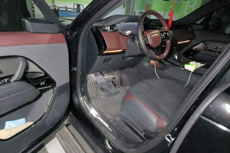Used Land Rover Range Sport 2025 400 PS Dynamic SE Driver Seat