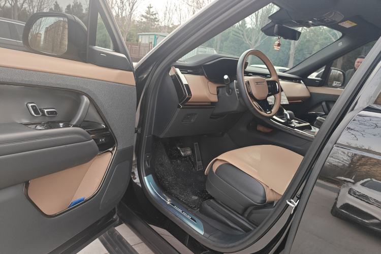 Used Land Rover Range Sport 2025 400 PS Dynamic SE Driver Seat
