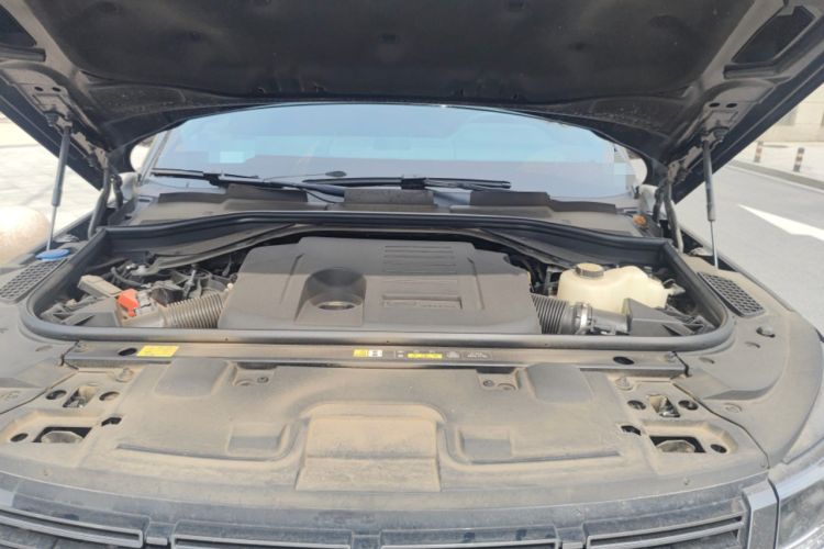 Used Land Rover Range Sport 2025 400 PS Dynamic SE Engine Bay