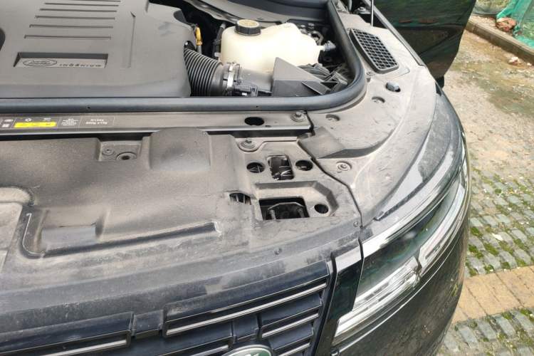 Used Land Rover Range Sport 2025 400PS Stealth Edition Engine Bay Left
