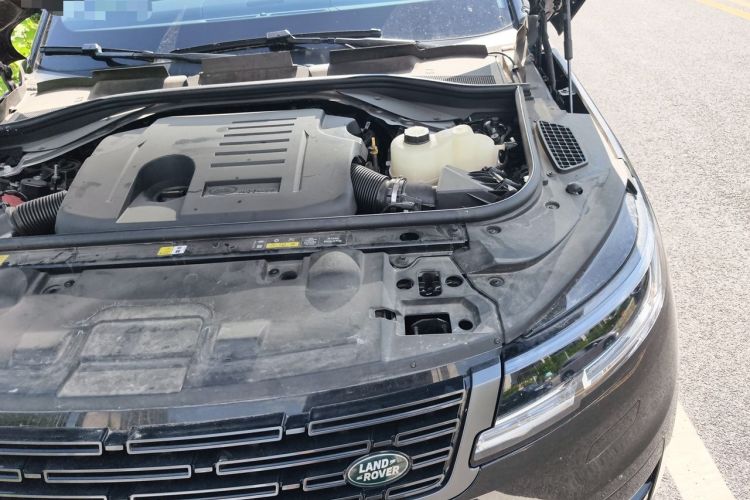 Used Land Rover Range Sport 2025 400 PS Dynamic SE Engine Bay Left