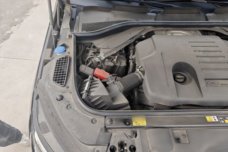 Used Land Rover Range Sport 2025 400 PS Dynamic SE Engine Bay Right