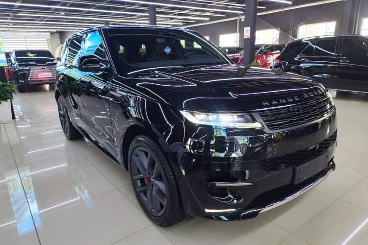 Used Land Rover Range Sport 2025 400 PS Dynamic SE Front Right 45 Deg